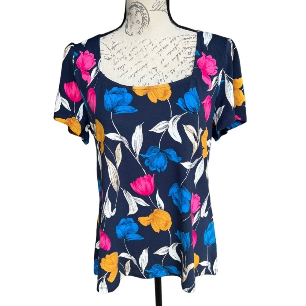 New with tags, Floral flutter sleeve, scoop neck top, size large